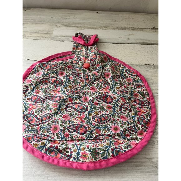 Pink floral thread and needles carrier - Picture 1 of 8